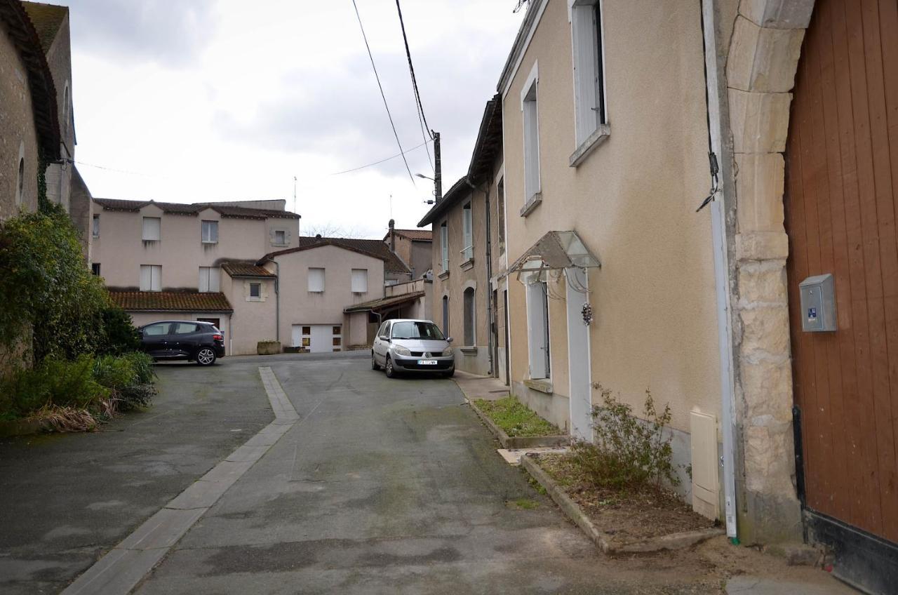 Logement Cosy A 5Mn Du Futuroscope ジョネ・クラン エクステリア 写真